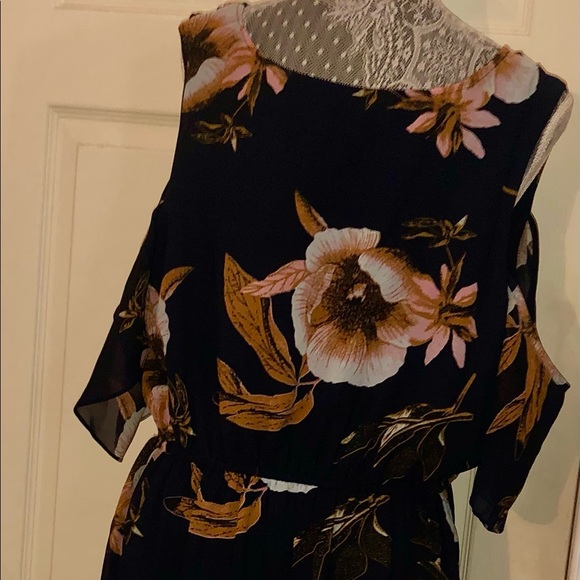 Ladies floral print cold shoulder dress size 1X - Picture 4 of 4
